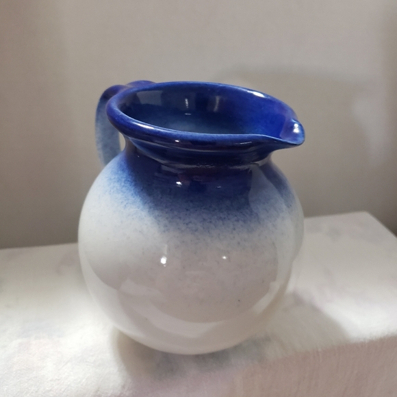 Beautiful pitcher with blue flowers and greenery Signed Donna 07 Homestead - Picture 3 of 10